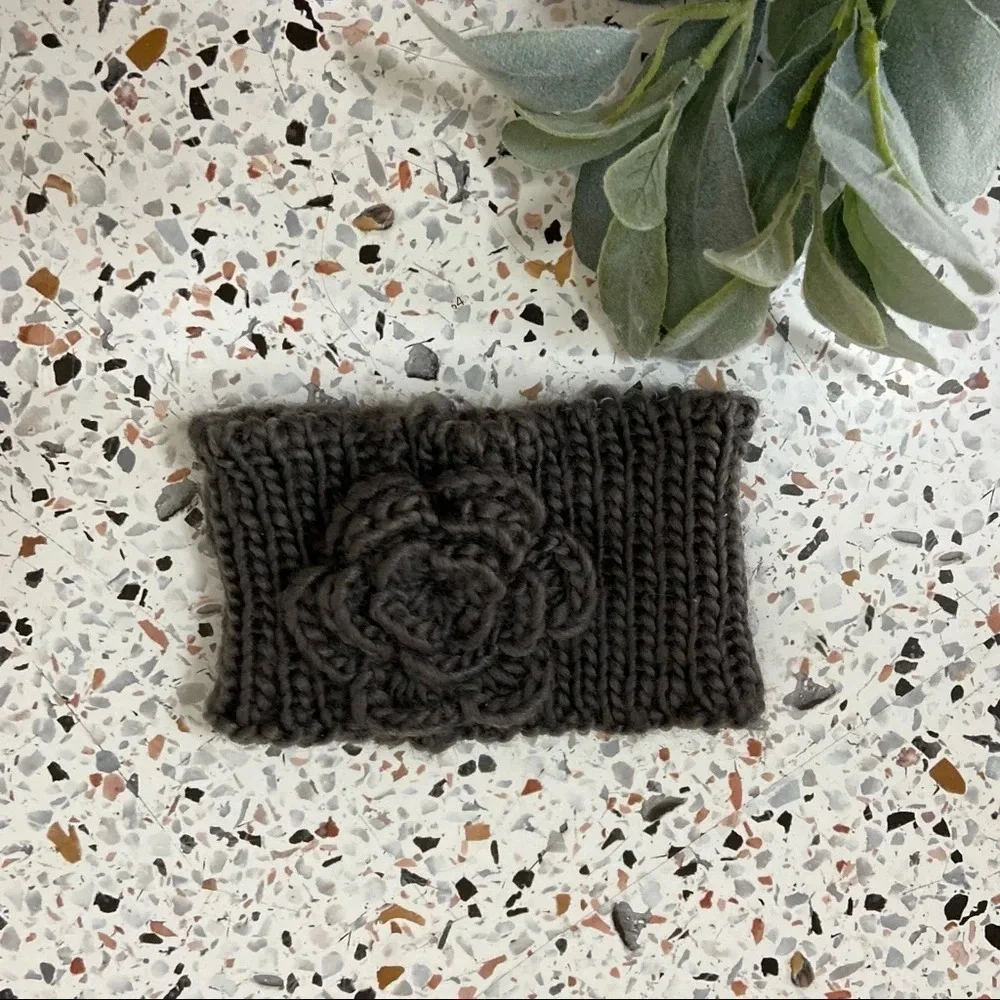 Handmade Knit Floral Headband Gray Winter Ear Warmer Academic Cozy Flower NEW